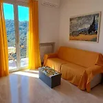 I Girasoli Apartment *